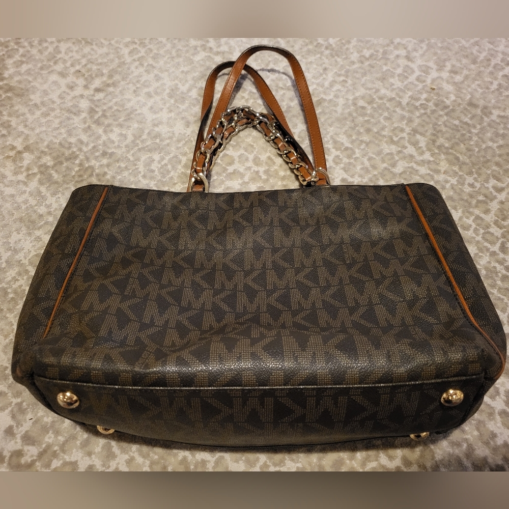 Michael Kors Monogram Satchelππ - Picture 7 of 12
